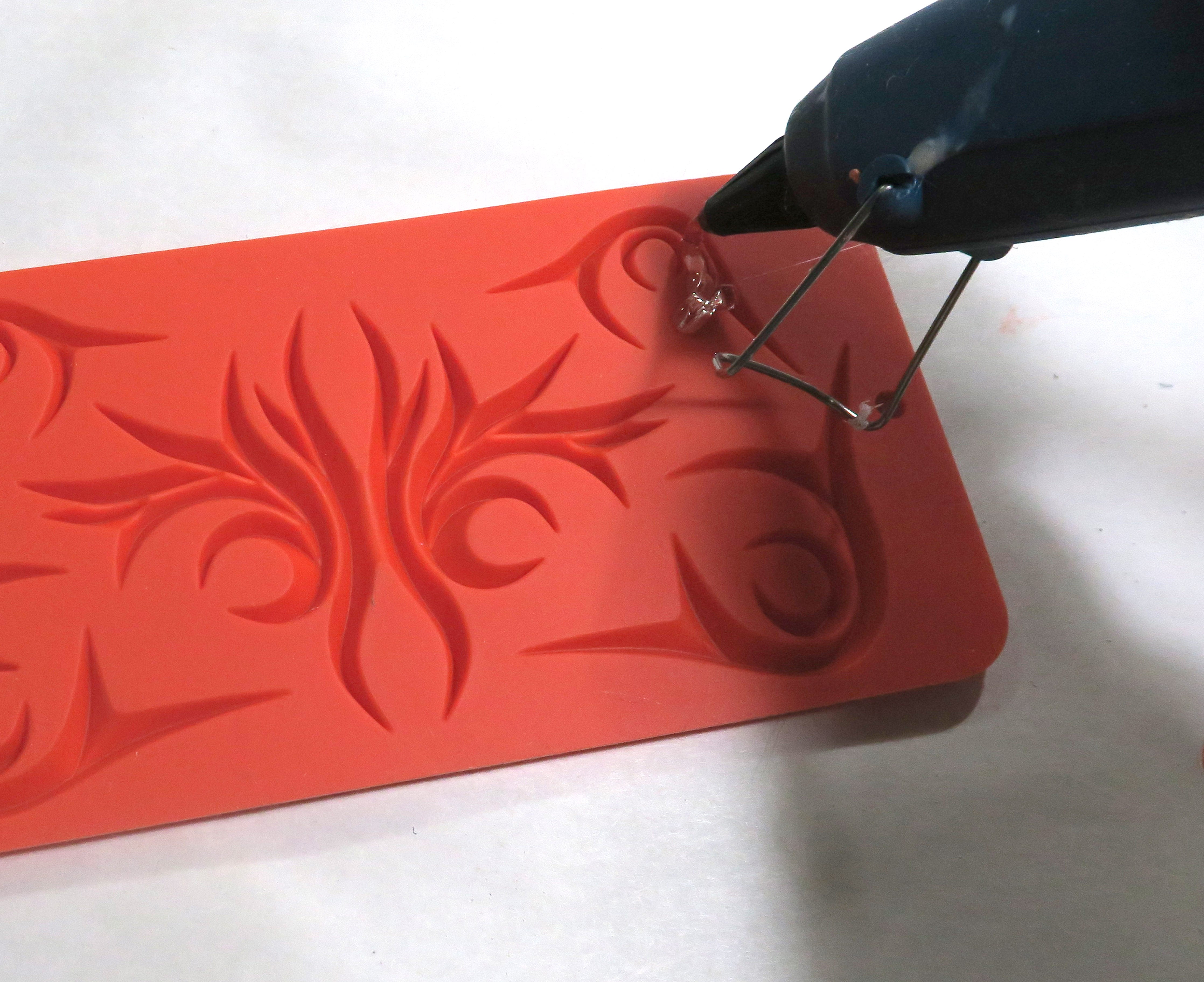 The Best Ways To Make Molds Using Hot Glue And Foam Clay Cosplay Central